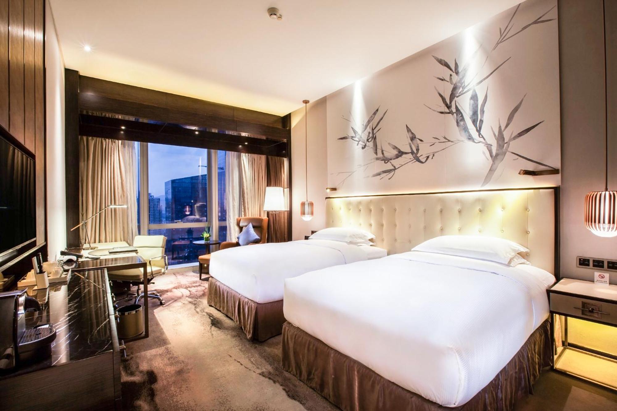 Hilton Shenzhen Futian: Metro-Adjacent, Convention Center Proximity Hotel Exterior photo