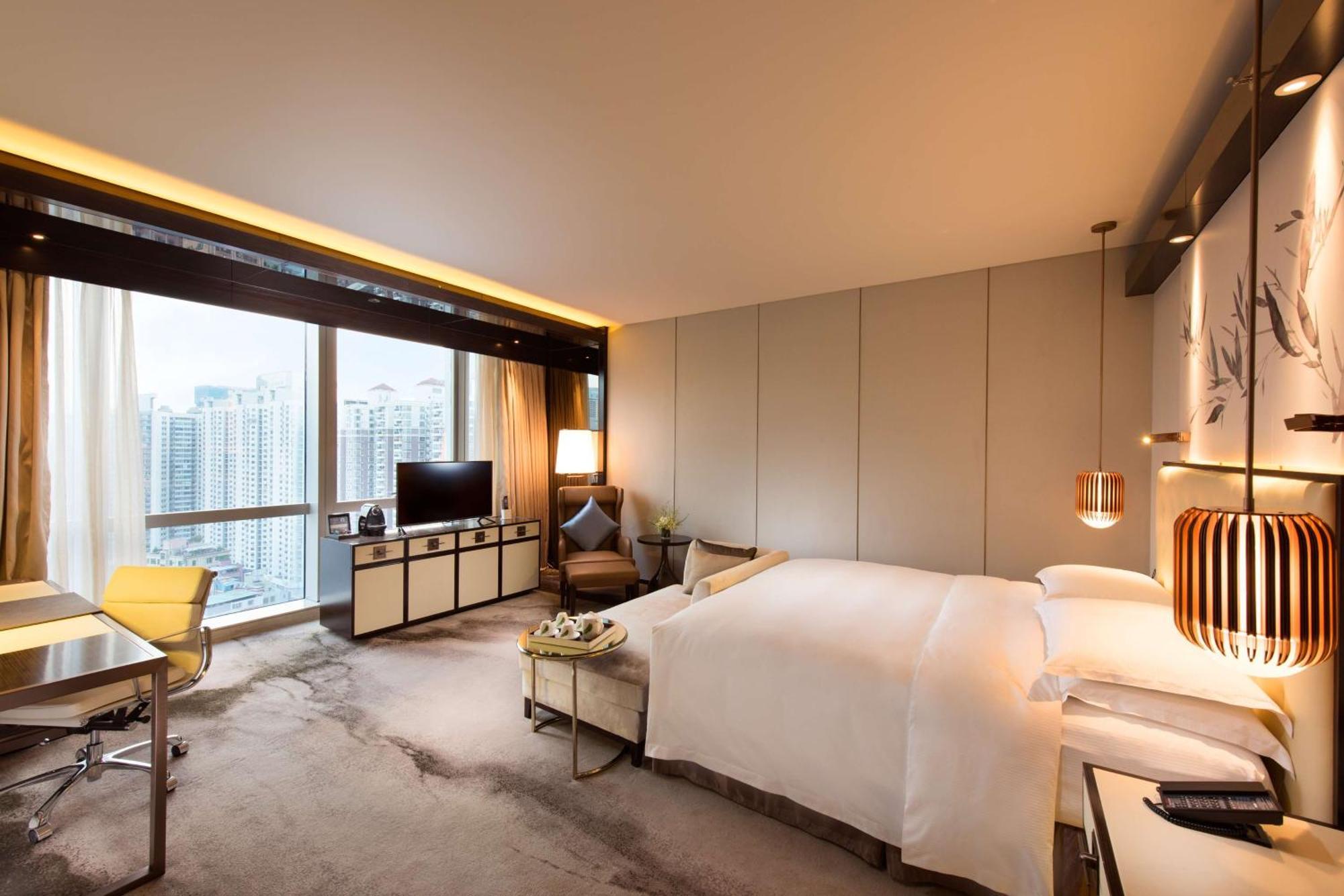 Hilton Shenzhen Futian: Metro-Adjacent, Convention Center Proximity Hotel Exterior photo